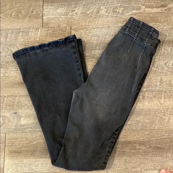 We The Free Jayde Flare Jeans Ridge Grey size 31 - Picture 9 of 9